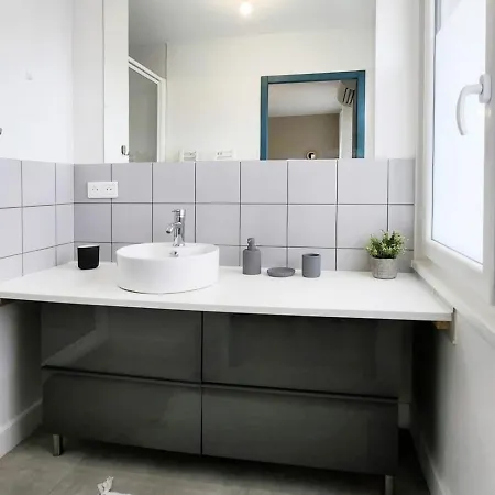Eurexpo 3ch Apartment Bron